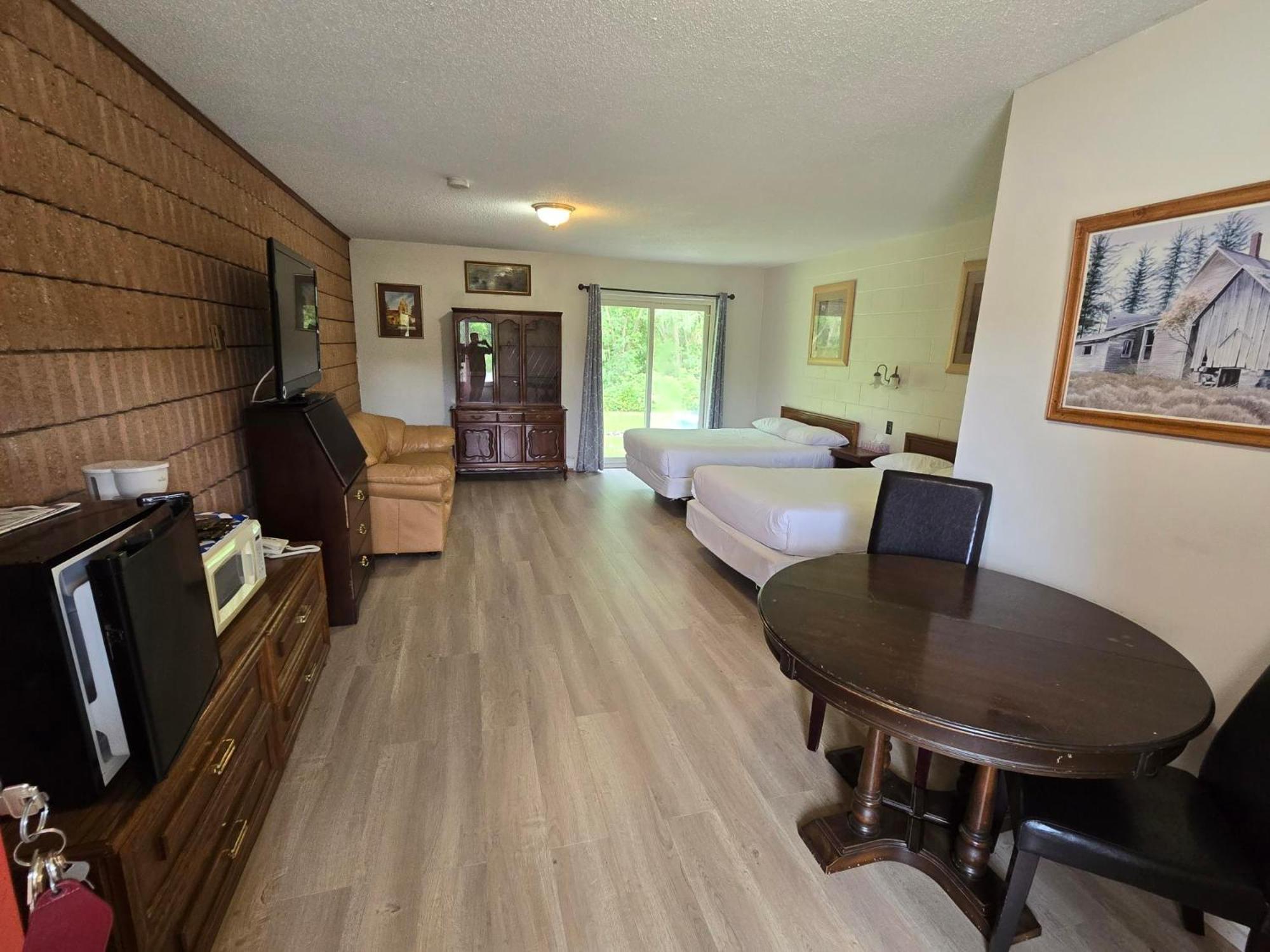 Top Notch Motel Уайъртън Екстериор снимка