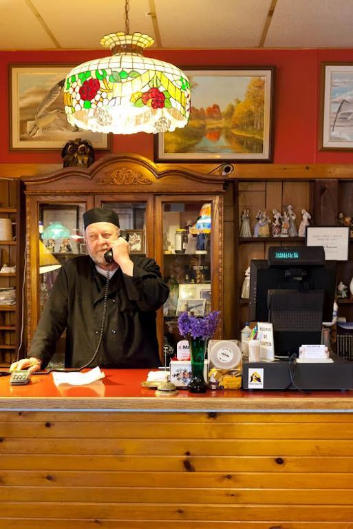 Top Notch Motel Уайъртън Екстериор снимка
